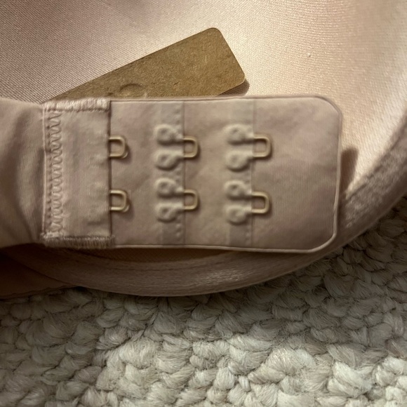 Skims Fits Everybody T-shirt bra Seamless mica Bra 32DD 32E - Picture 8 of 8